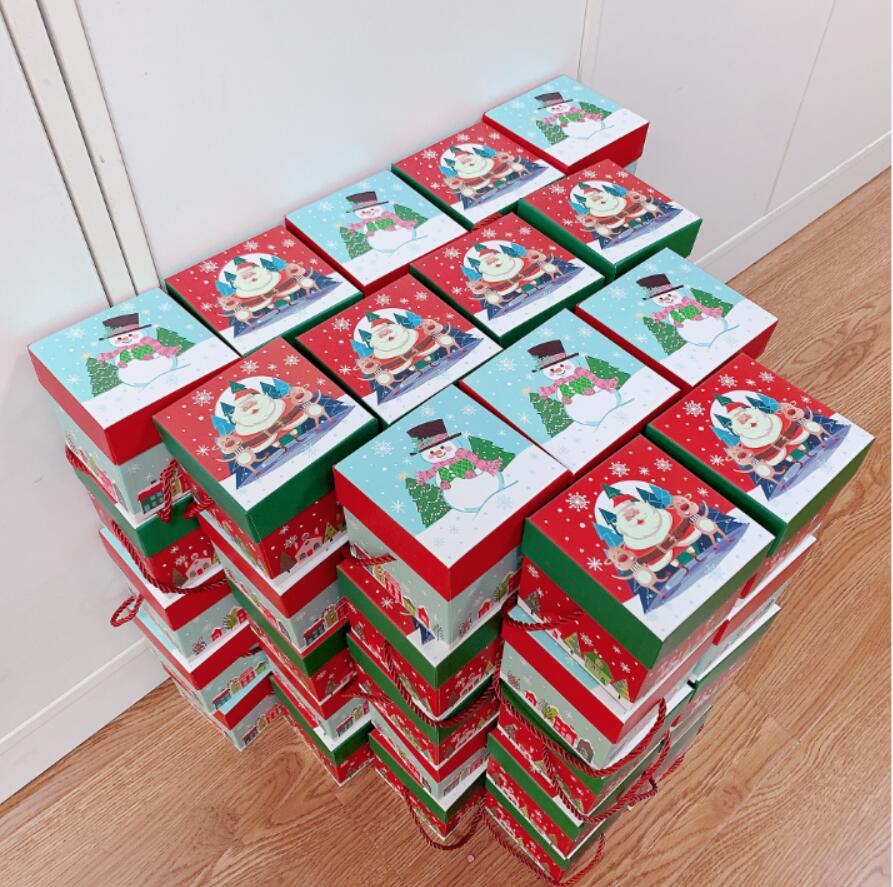 暖心冬日，圣誕有禮，金鷹祝您平安喜樂！